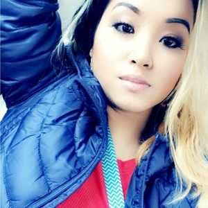 Meet your Posher, Deelina